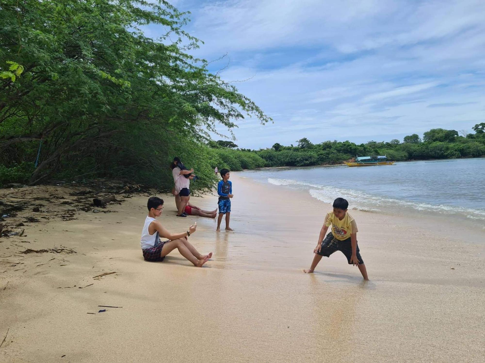 Calatagan'S Bahay Kubo - With Beach Access Batangas Eksteriør billede